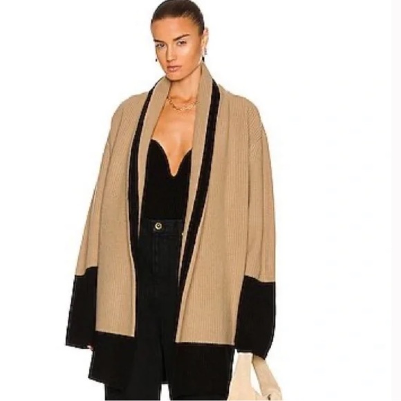 Quinn Robe in Tan Wool
SER.O.YA - Picture 3 of 13